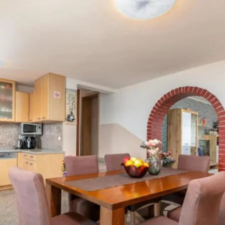 Сasa de vacaciones Mit Beheiztem Pool Kaštel