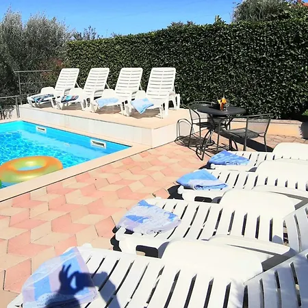 Сasa de vacaciones Mit Beheiztem Pool Kaštel