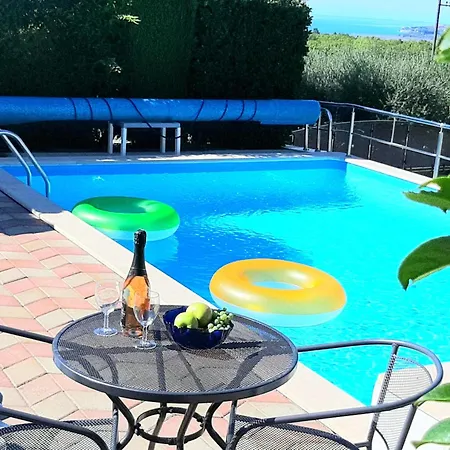 Mit Beheiztem Pool